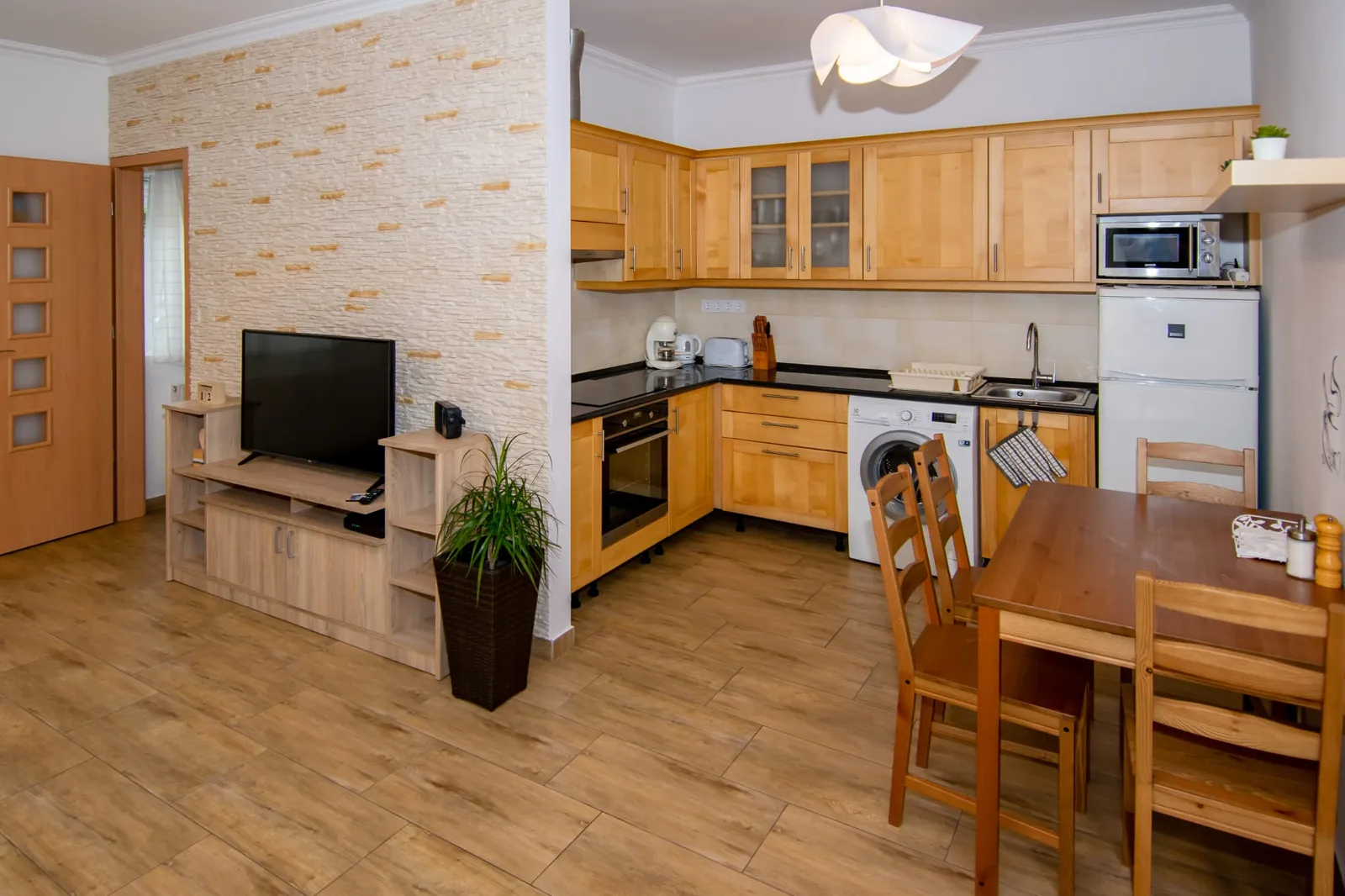 Pedetti Apartman - slide 1